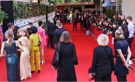 Auf
                            dem roten Teppich vor der Verleihung des
                            Deutschen Filmpreises