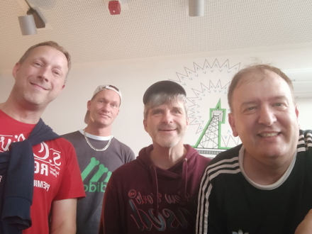 Unser Team heute im Studio: Thorsten,
                            Special Guest Felix, Technikkind Daniel und
                            Robert