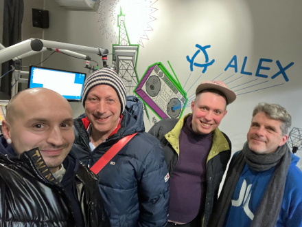 Happy people im Rundfunkstudio von ALEX
                            Berlin